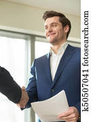 het glimlachen, financieel, adviseur, handshaking, met, klant