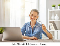 frau, arbeiten, a, laptop