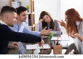 pessoas negócio, argumentar, em, reunião