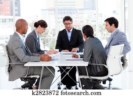 a, verschieden, geschaefts, gesellschaft, disscussing, a, budget, plan