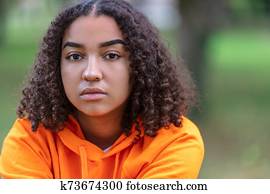 triste, deprimido, pensativo, biracial, carrera mezclada, muchacha americana africana, adolescente