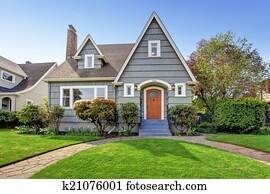 House exterior with curb appeal