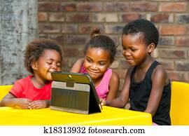 três, africano, crianças, jogando, ligado, tablet.