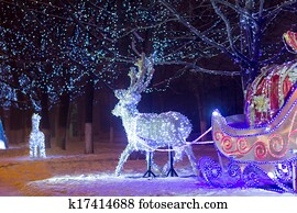 אורות של חג ההמולד, לילה, קישוט