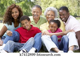 portrett, av, forlenget familie, gruppe, i park