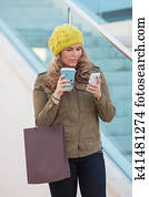 shopping mulher, com, café, e, telefone