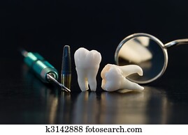 zubný, titanium, implant