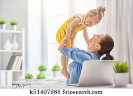 mutter, mit, kleinkind, arbeitende