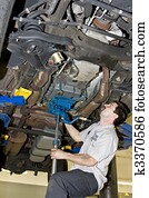 mecânico, trabalhando