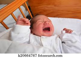 bebé recién nacido, estridente