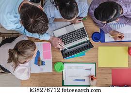 leute, arbeitende, mit, berichte