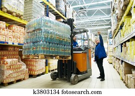 distribuição, em, armazém, com, forklift