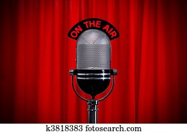 מיקרופון, במביים, עם, הדגש, ב, וילון אדום