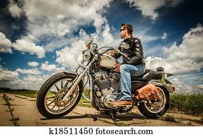 אופנוען, על הדרך