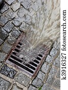 Lid of a channel for rainwater