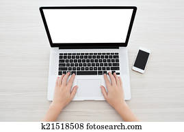 frau reicht, tippen, auf, a, laptop tastatur