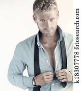 צעיר, האנקי, איש של עסק