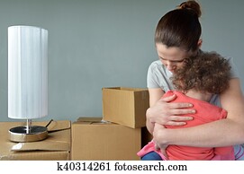 triste, deshaució, madre, con el niño, preocupado, trasladar, casa