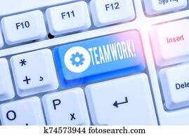 tekst, meldingsbord, weergeven, teamwork., conceptueel, foto, gecombineerd, actie, van, groep, vooral, wanneer, effectief, en, efficiënt, witte, pc, toetsenbord, met, lege, merk papier op, boven, witte achtergrond, klee, kopie, space.