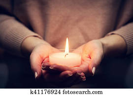 kerze licht, glühen, in, frau, hands., betende, glaube, religion