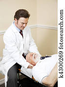 Chiropractor Relieves Neck Pain Chiropractor Relieves Neck Pain