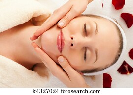 Face Massage in Spa