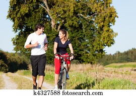 fiatal, sport, párosít, kocogás, és, kerékpározás