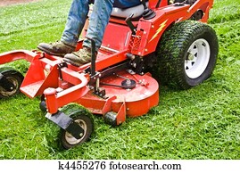 מדשאה דואגת, רכוב מכסחה