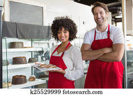 sorrindo, colegas trabalho, posar, com, deserto