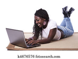 jung, negerin, arbeitende, mit, sie, laptop