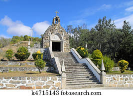 pequeno, capela, construído, diretamente, em, um, caverna, em, portugal