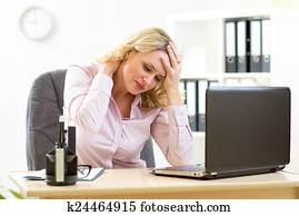 אישה של עסק, עם, כאב ראש, בעל, מדגיש, ב, המשרד