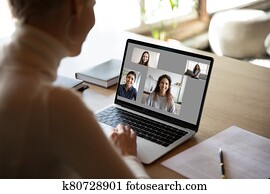 mujer, tenga diversión, hablar, en, vídeo, llamada, con, novias