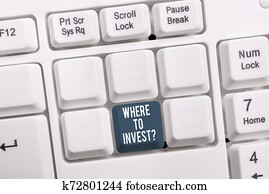 conceitual, passe escrito, mostrando, onde, investir, question., negócio, foto, showcasing, pedir, aproximadamente, onde, ponha, dinheiro, em, financeiro, esquemas, ou, partes, branca, pc, teclado, com, bloco de notas, acima, a, branca, experiência.