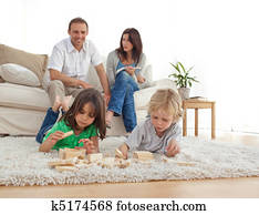 padres, mirar a, su, niños