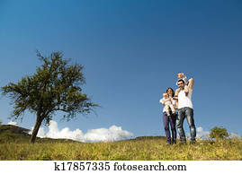 familia feliz, en, naturaleza