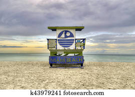 wooden beach hut in Art deco style