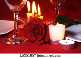 Romantic Dinner Table Arragement Romantic Dinner Table Arragement