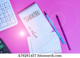 handschrift, tekst, teamwork., concept, betekenis, gecombineerd, actie, van, groep, vooral, wanneer, effectief, en, efficiënt, schrijvende, equipments, en, computer, stuffs, geplaatste, boven, gekleurde, vlakte, tafel.