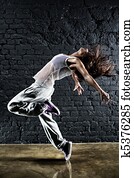 אישה צעירה, רקדן