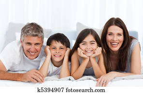 feliz, familly, mirar la cámara