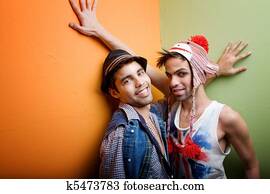 שני, יפה, הומוסקסואלי, גברים צעירים