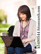 gemischtrassig, student, mit, laptop