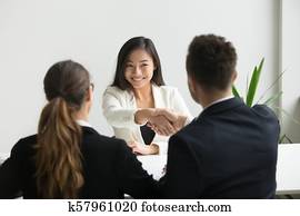 feliz, milenario, asiático, solicitante, obteniendo, empleado, sacudarir la mano, de, h