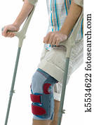 adolescente, ligado, muletas