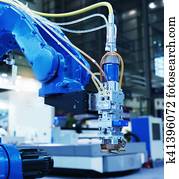 automático, braço robótico, para, metal, operações