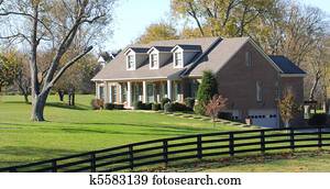 Groß, schön, fochten, hinterhof, mit, spielen, boden, und, house. Stock