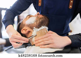 mann, und, herrenfriseur, mit, gerade, rasiermesser, rasieren, bart mann, und, herrenfriseur, mit, gerade, rasiermesser, rasieren, bart