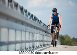 אופנוען, רכוב, ב, רוץ, אופניים של דרך