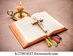 un, biblia, abierto, en, un, tabla